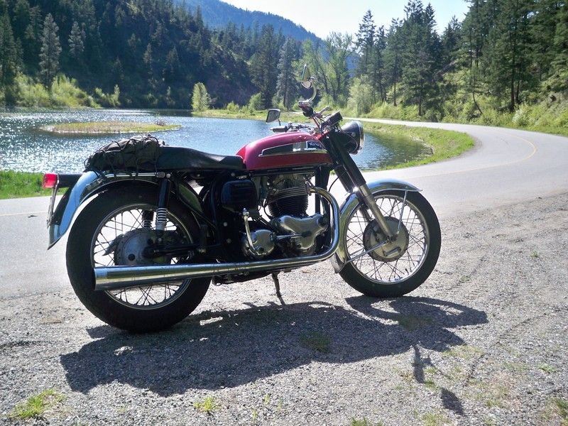 Post a picture of your Norton here Britbike forum